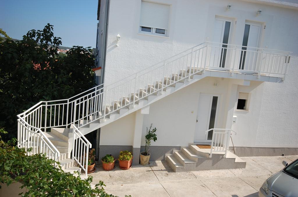 Apartments Curicta 1 クルク エクステリア 写真
