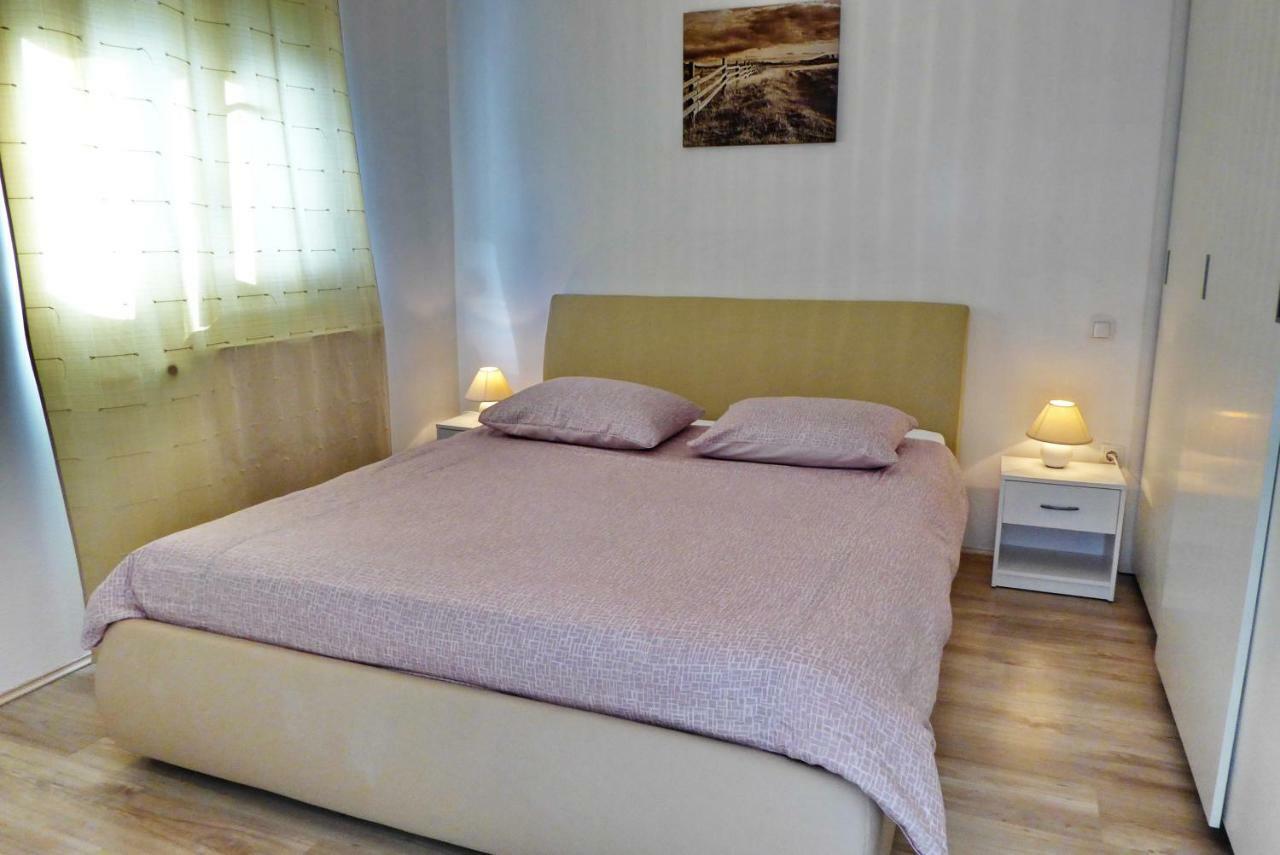 Apartments Curicta 1 クルク エクステリア 写真