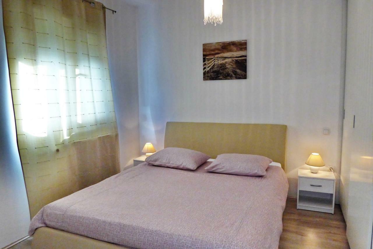 Apartments Curicta 1 クルク エクステリア 写真